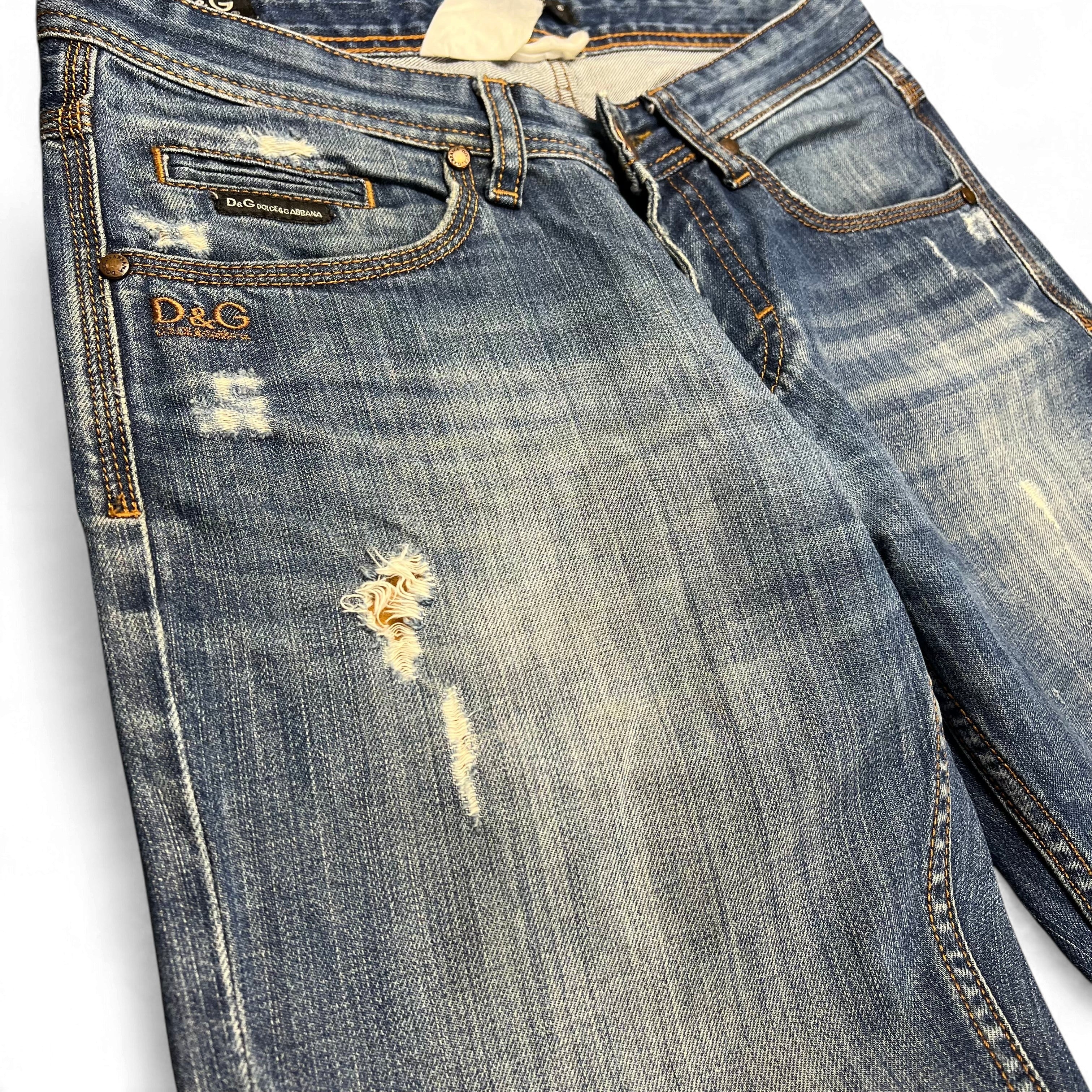 TWC Vintage Dolce&Gabbana Straight-Fit Jeans in blauem Denim mit Distressed-Details und Logo-Stickerei