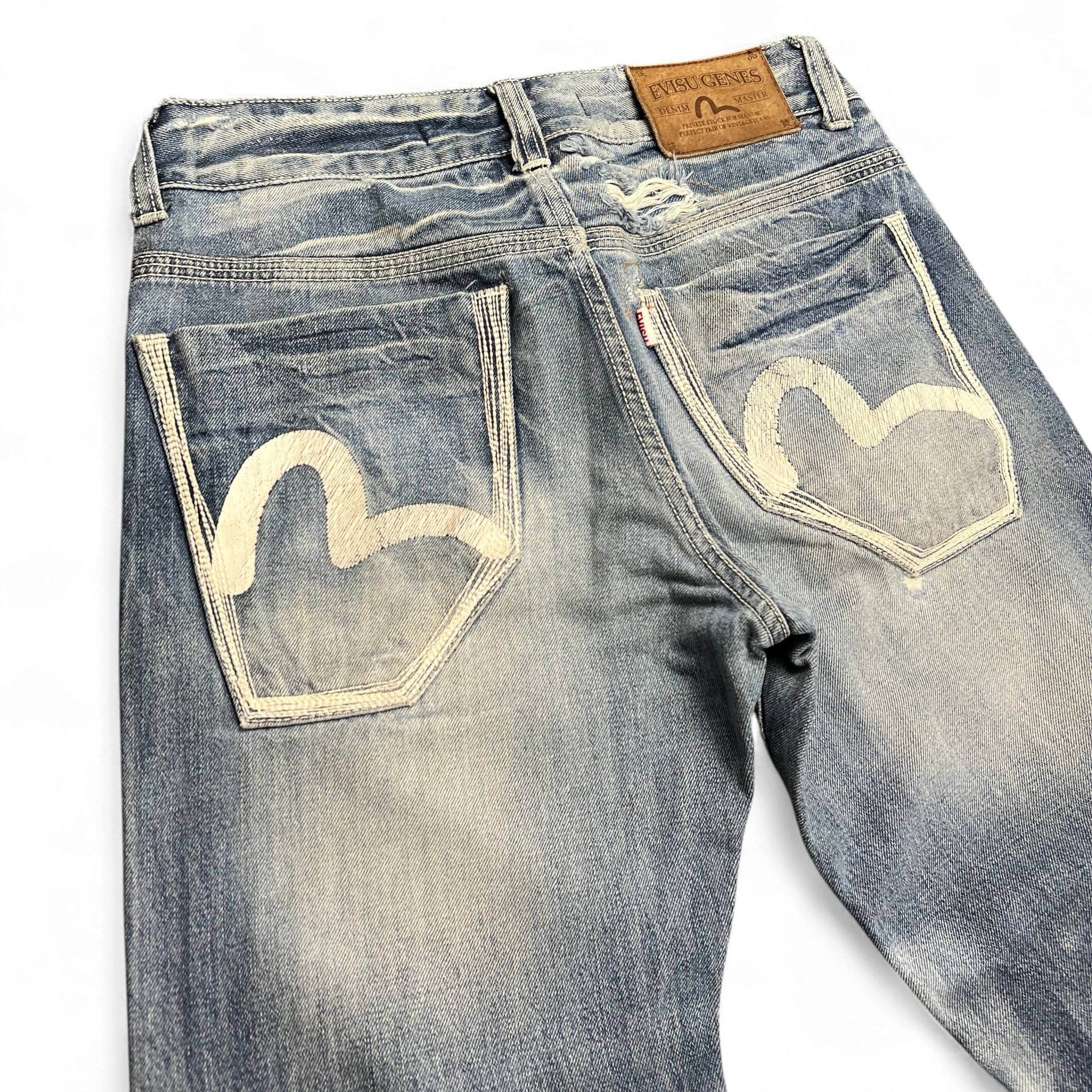 TWC Vintage Evisu KC Straight Jeans in hellblauem Denim mit ikonischen weißen Möwen-Prints auf den Gesäßtaschen