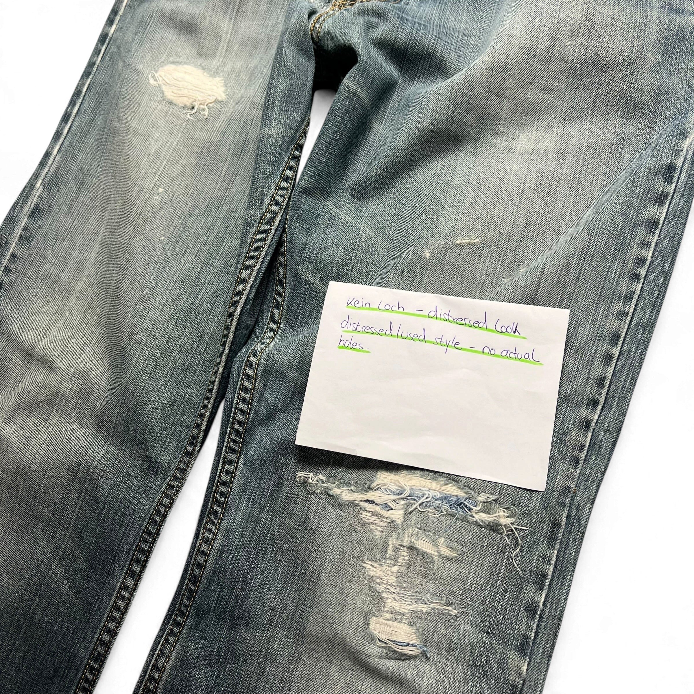 TWC Vintage Levi’s 527 Bootcut Jeans in hellblauem Denim mit Distressed-Optik und Abnutzungsspuren