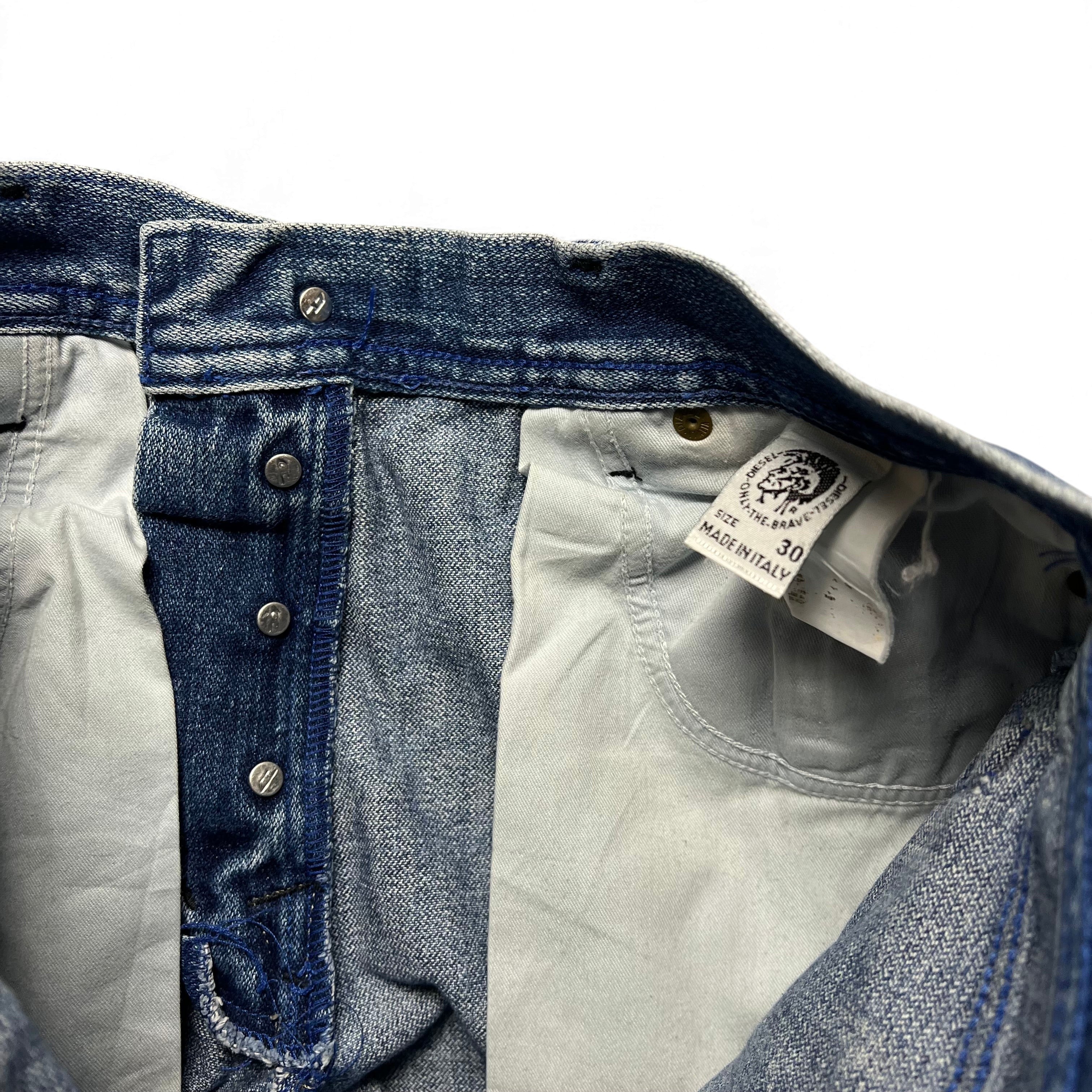TWC Vintage Diesel Straight Jeans mit Knopfleiste und italienischem Label-Etikett in klassischem Blau