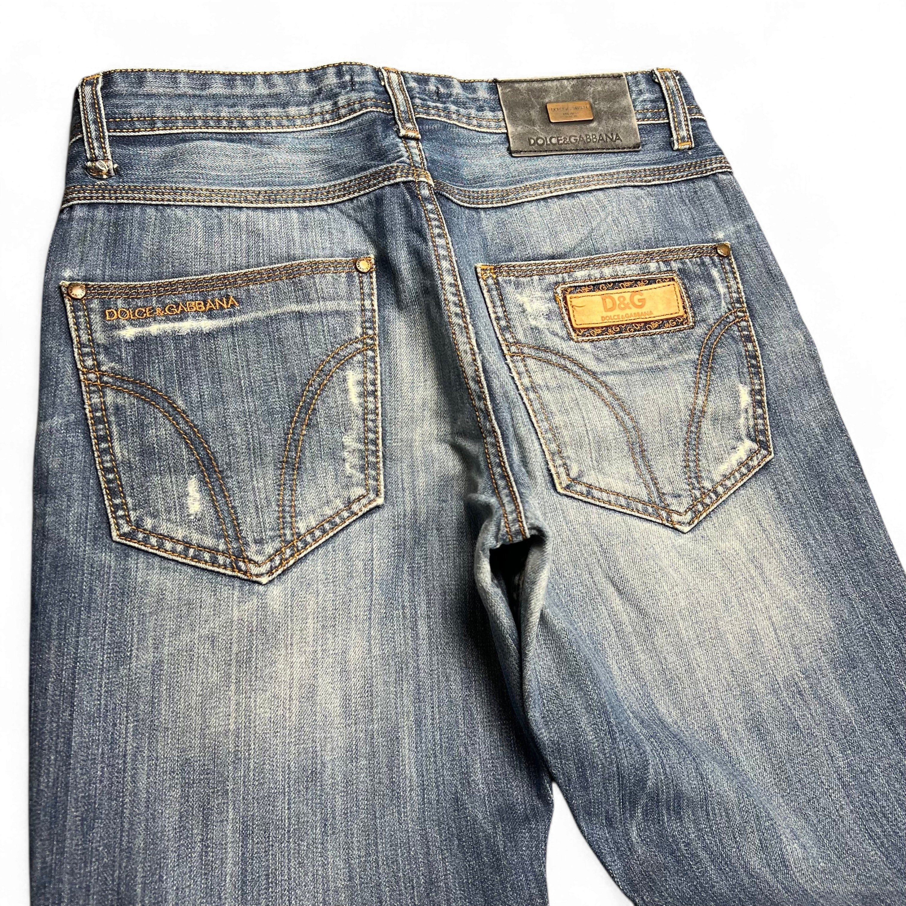 TWC Vintage Dolce&Gabbana Straight-Leg Jeans in blauem Denim mit Distressed-Details und Logo-Lederpatch