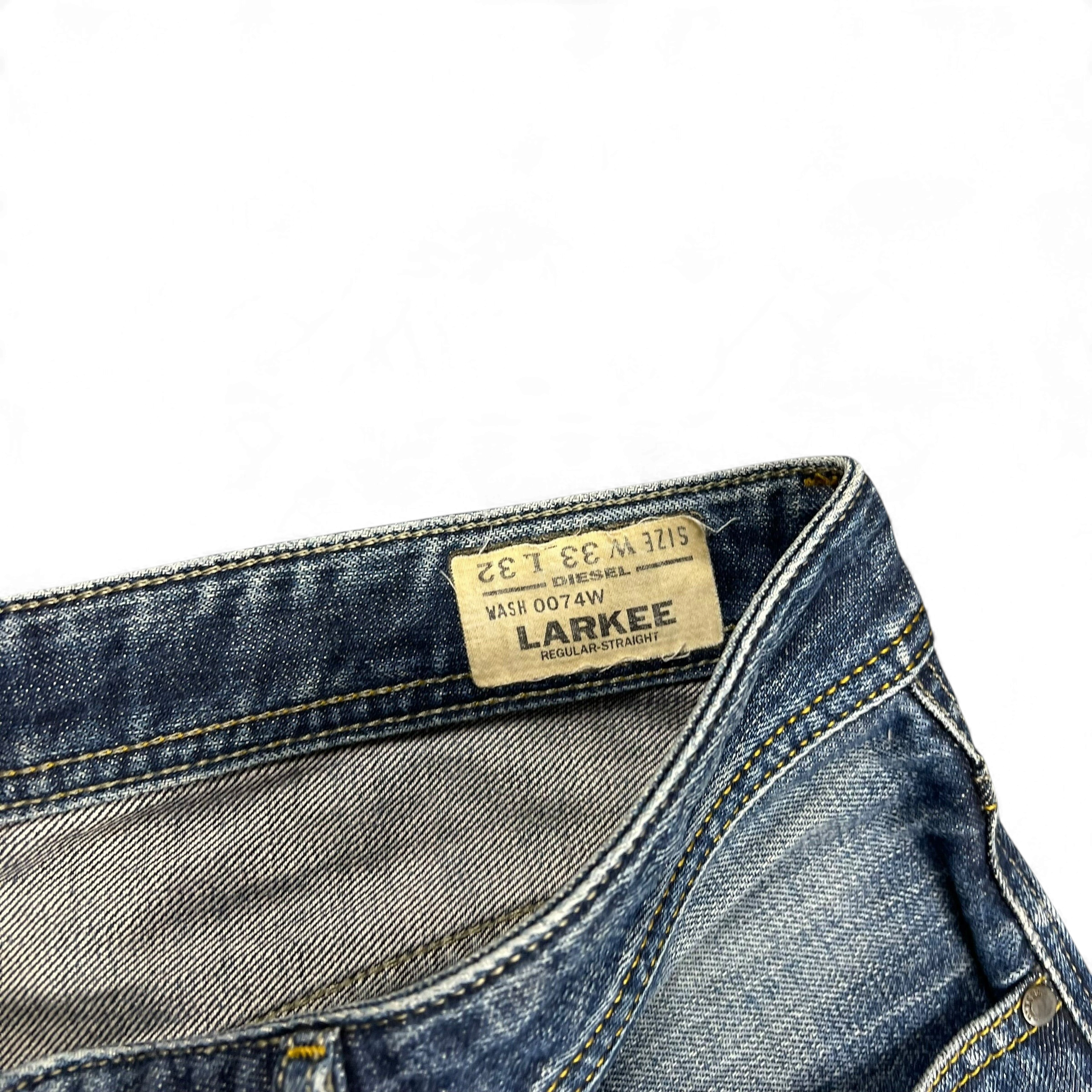 TWC Vintage Diesel Larkee Jeans mit Innenetikett und Größenangabe W33 L32 in klassischem Blau