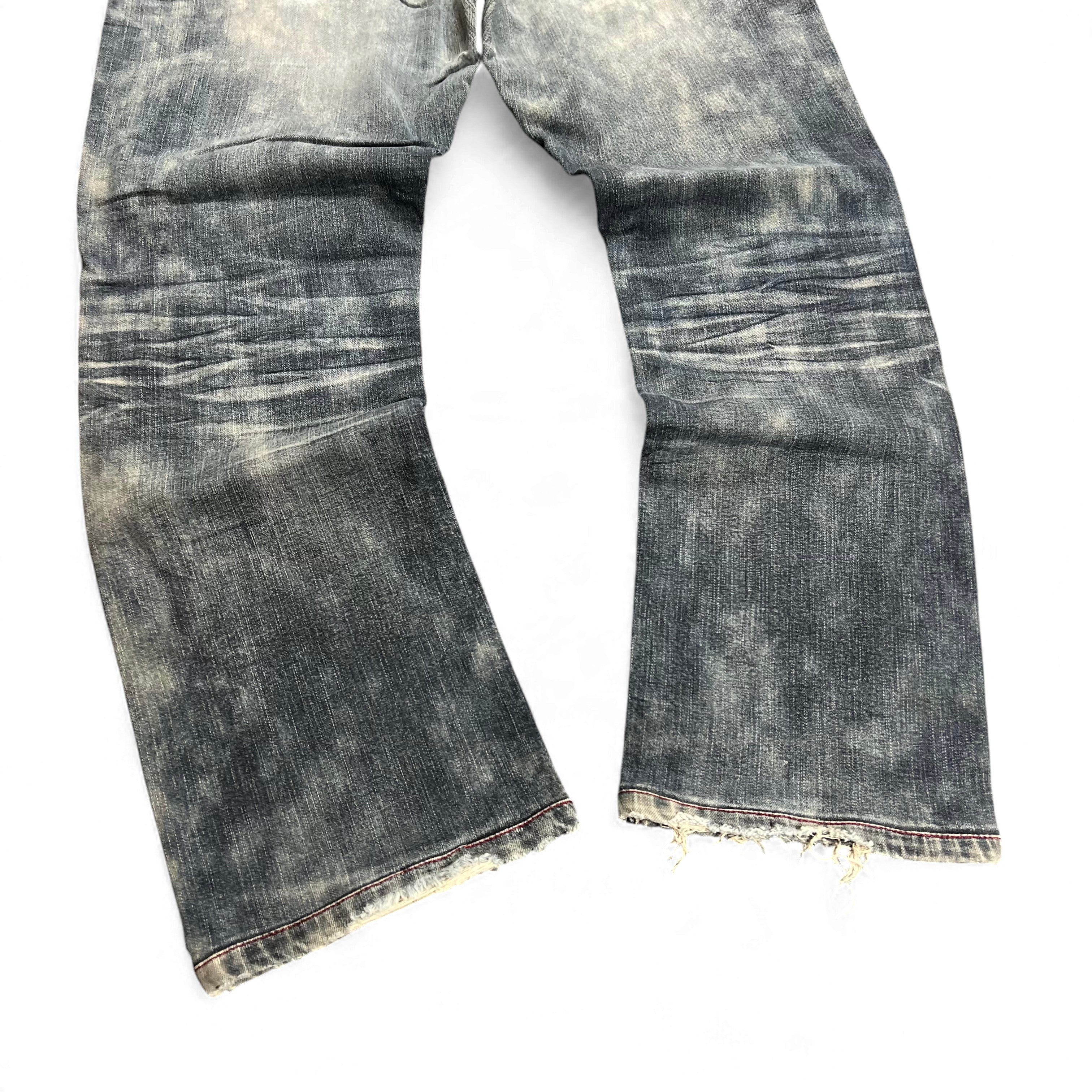 TWC Vintage Evisu KC Straight Jeans in verwaschenem Blau mit ausgefransten Beinabschlüssen und Vintage-Waschung