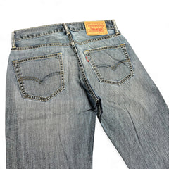 TWC Vintage Levi’s 527 Bootcut Jeans in verwaschenem Blau mit klassischem Lederpatch und Gesäßtaschen