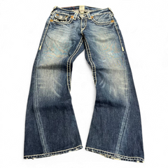 TWC Vintage True Religion Joey Super T Bootcut Jeans in blauem Denim mit markanten hellen Kontrastnähten