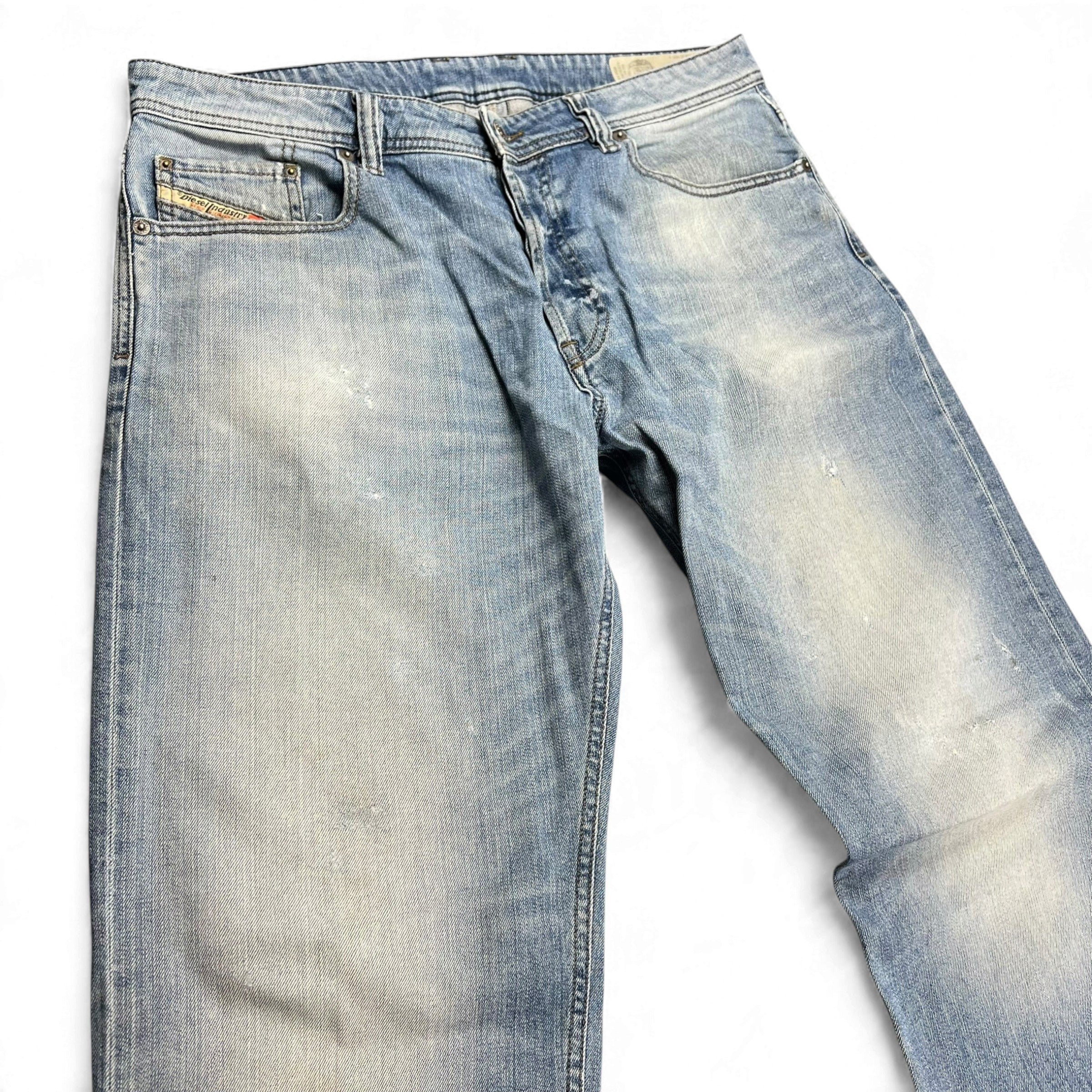 TWC Vintage Diesel Larkee Straight Jeans in hellblauem Denim mit Used-Look und klassischem Five-Pocket-Design