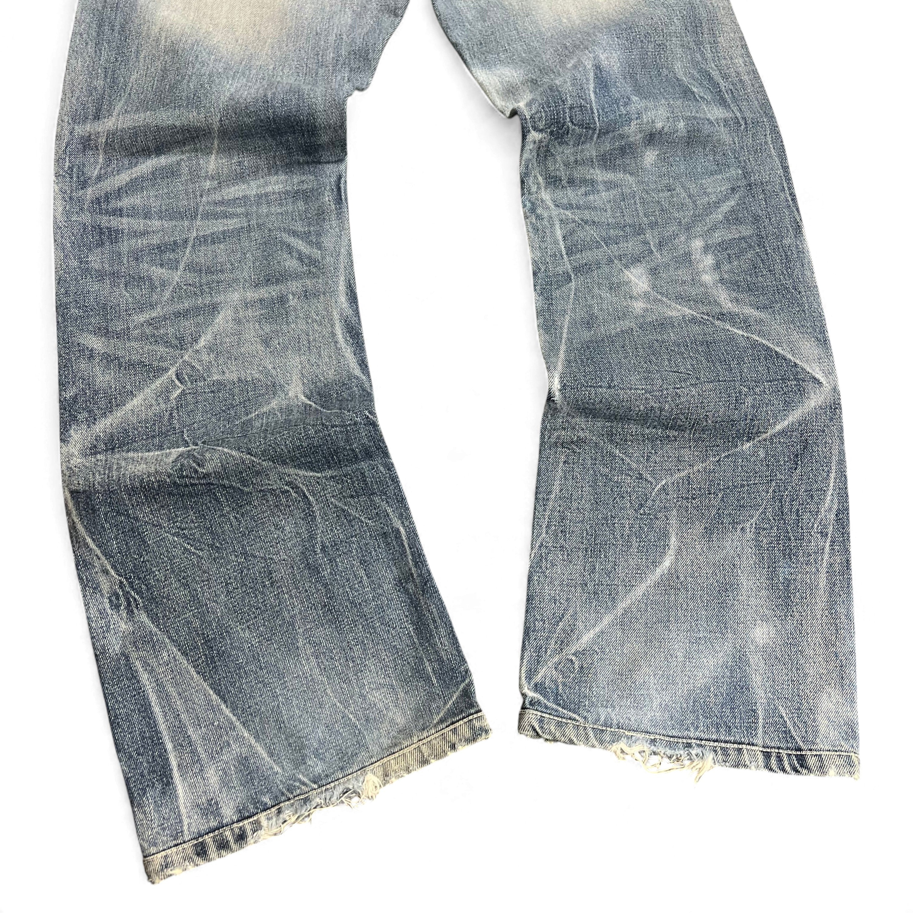 TWC Vintage Evisu KC Straight Jeans mit verwaschener blauer Denim-Optik und abgenutzten Säumen