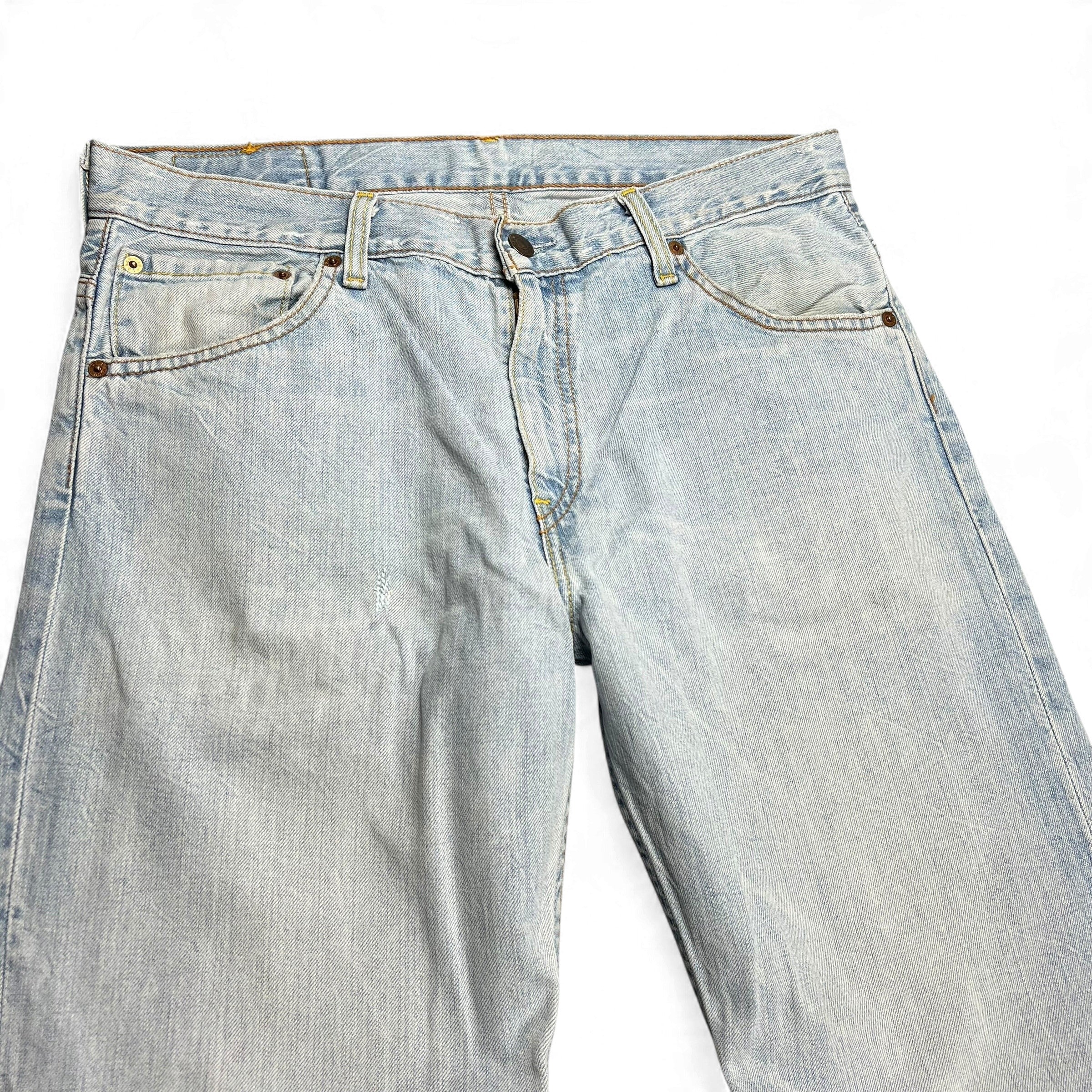 TWC Vintage Levi’s 507 Bootcut Jeans in hellblauem Denim mit klassischem Five-Pocket-Design