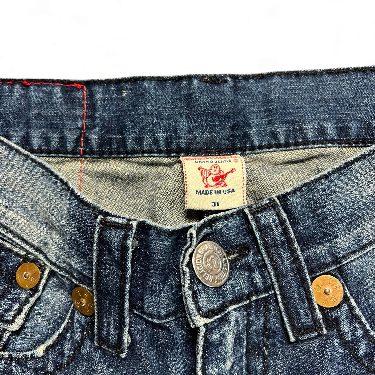 TWC Vintage True Religion Jeans mit blauem Denim-Stoff, Marken-Knopf und Made in USA Etikett am Bund
