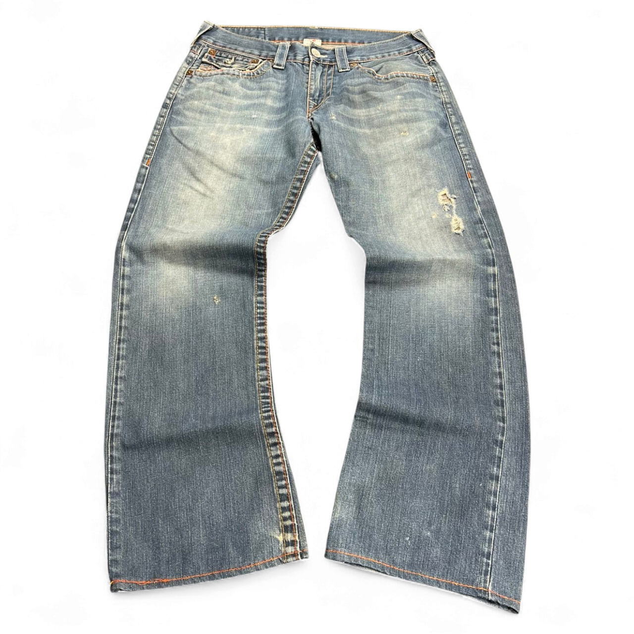 TWC Vintage True Religion Straight Jeans in verwaschenem Blau mit Distressed-Details und markanten Kontrastnähten