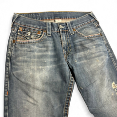 TWC Vintage True Religion Straight Jeans in verwaschenem Blau mit markanten Kontrastnähten und Used-Look
