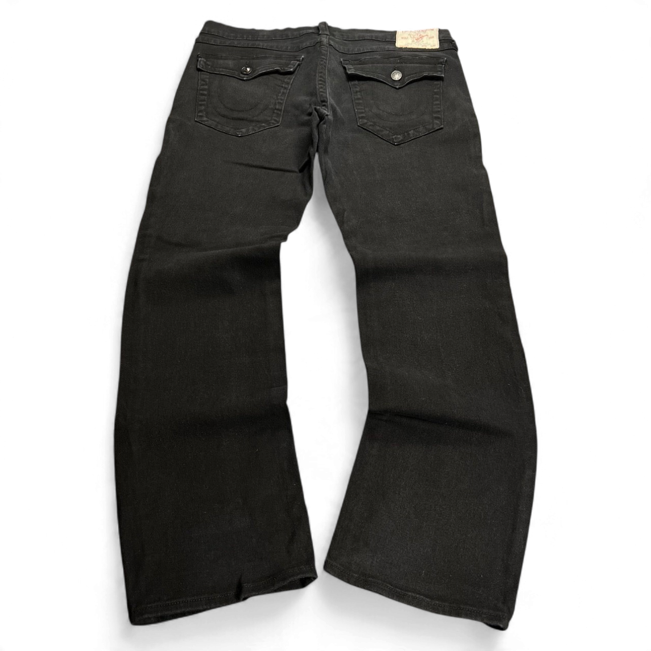TWC Vintage True Religion Ricky Straight Jeans in Schwarz mit Gesäßtaschen und Logo-Patch auf der Rückseite