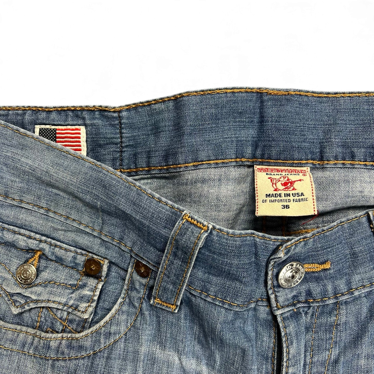 TWC Vintage True Religion Straight Jeans aus blauem Denim mit US-Flaggen-Detail und Logo-Knöpfen