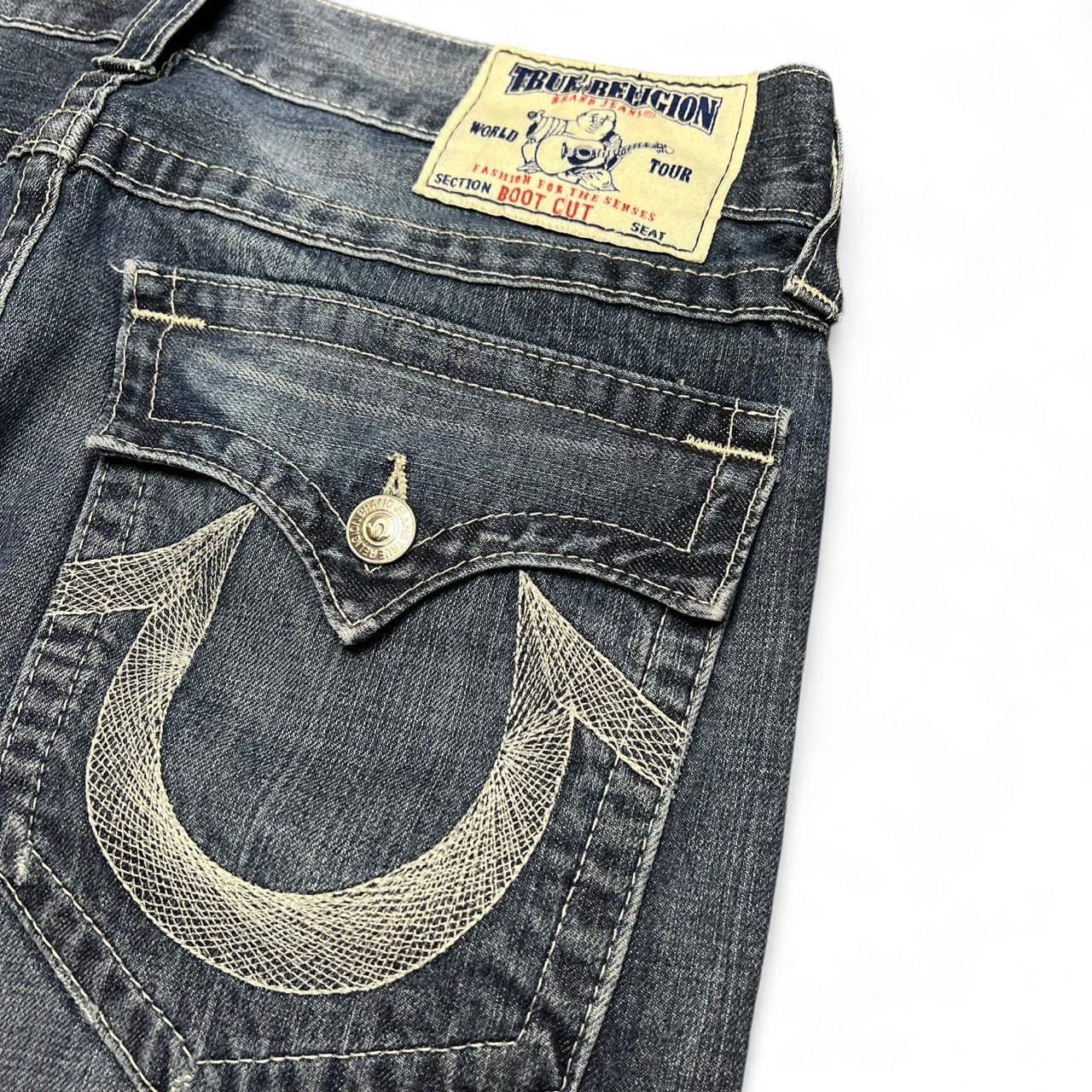 TWC Vintage True Religion Bootcut Jeans in verwaschenem Blau mit ikonischer U-Stickerei auf der Gesäßtasche