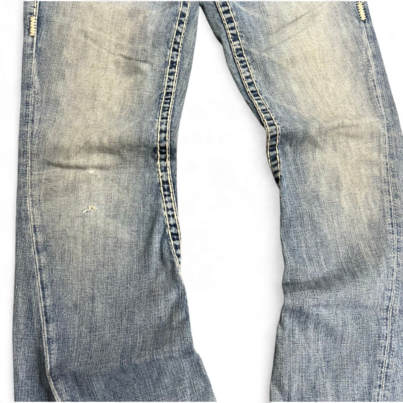 TWC Vintage True Religion Joey Super T Bootcut Jeans in hellblauem Denim mit markanten hellen Kontrastnähten