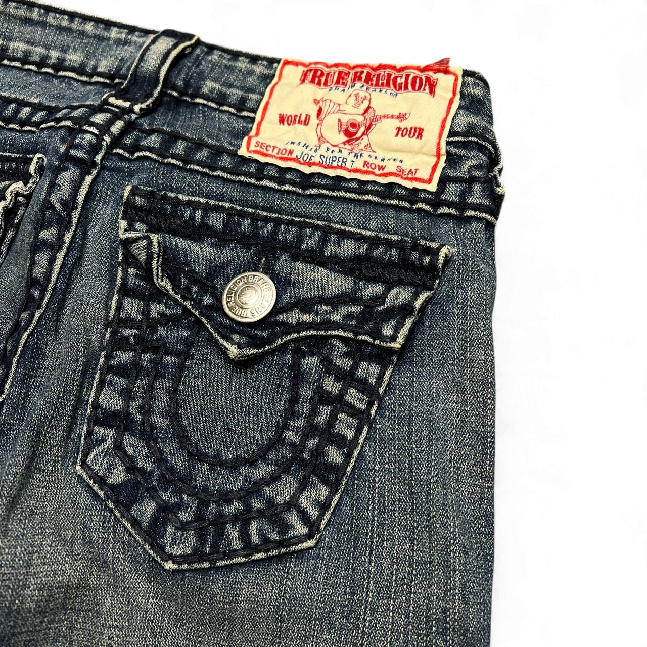 TWC Vintage True Religion Joey Super T Bootcut Jeans in blau mit markanten Kontrastnähten und Gesäßtasche