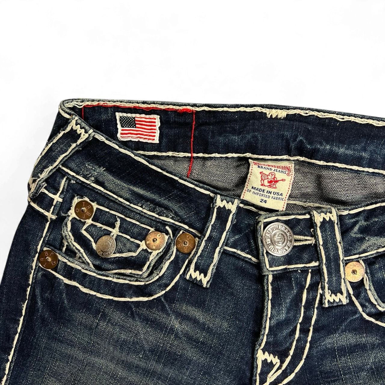 TWC Vintage Damen True Religion Joey Super T Bootcut Jeans in Dunkelblau mit markanten weißen Kontrastnähten