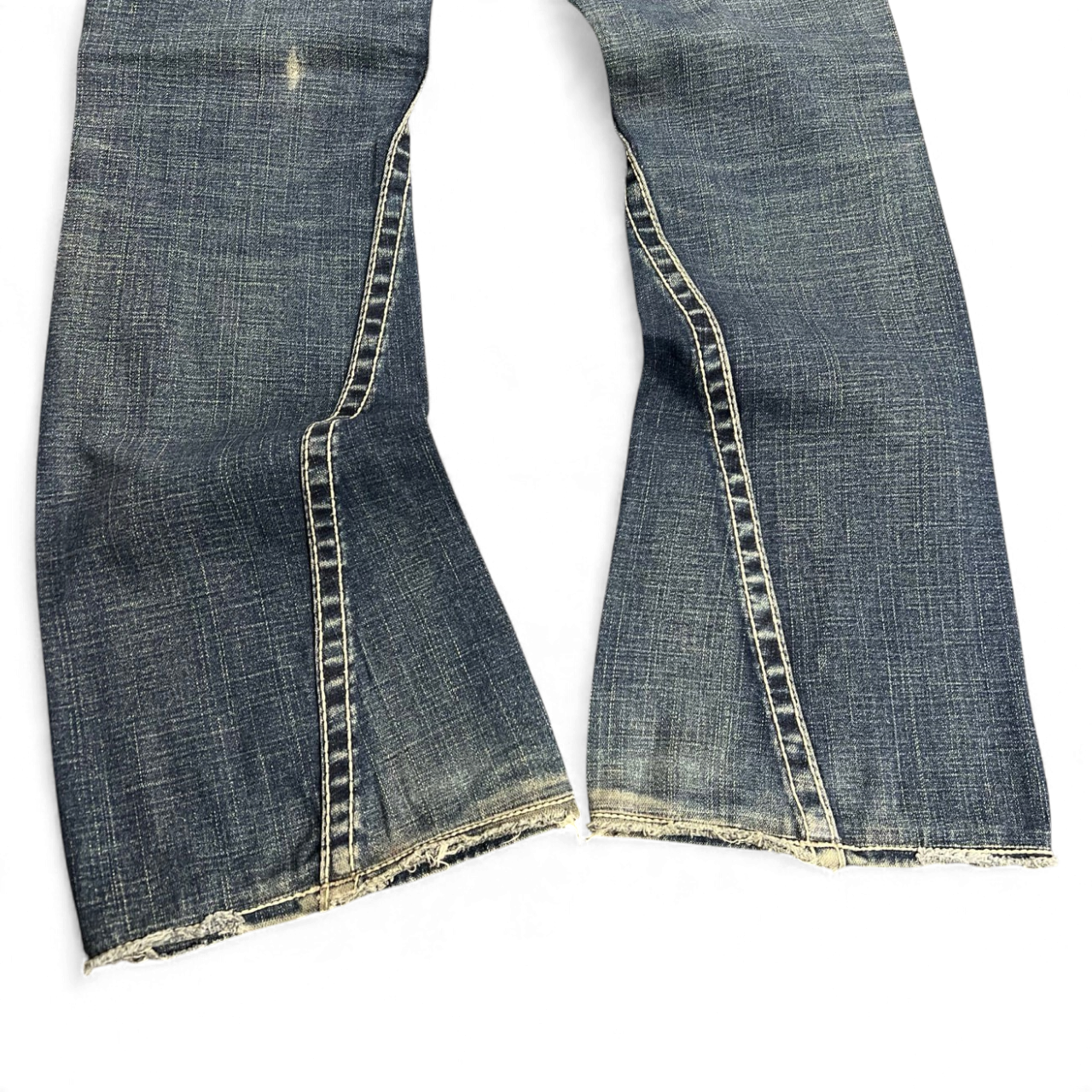 TWC Vintage True Religion Disco Joey Big T Bootcut Jeans in blau mit markanten Kontrastnähten und ausgefranstem Saum