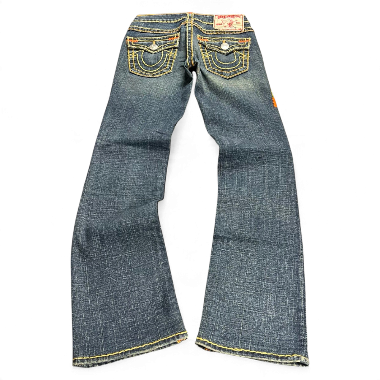 TWC Vintage Damen True Religion Billy Super T Jeans in Blau mit markanten gelben Kontrastnähten und Gesäßtaschen