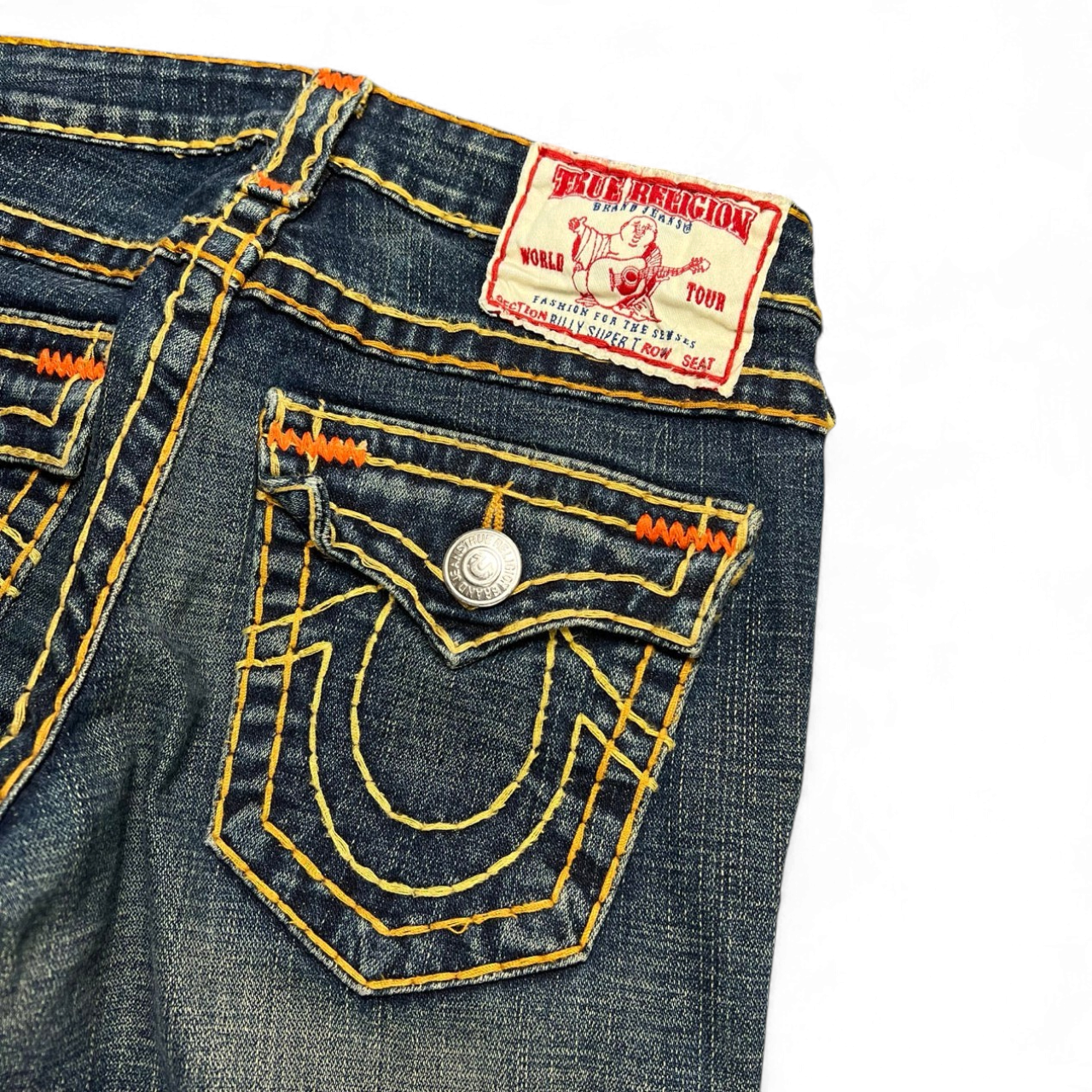 TWC Vintage True Religion Billy Super T Damenjeans in Blau mit markanten gelben und orangen Kontrastnähten