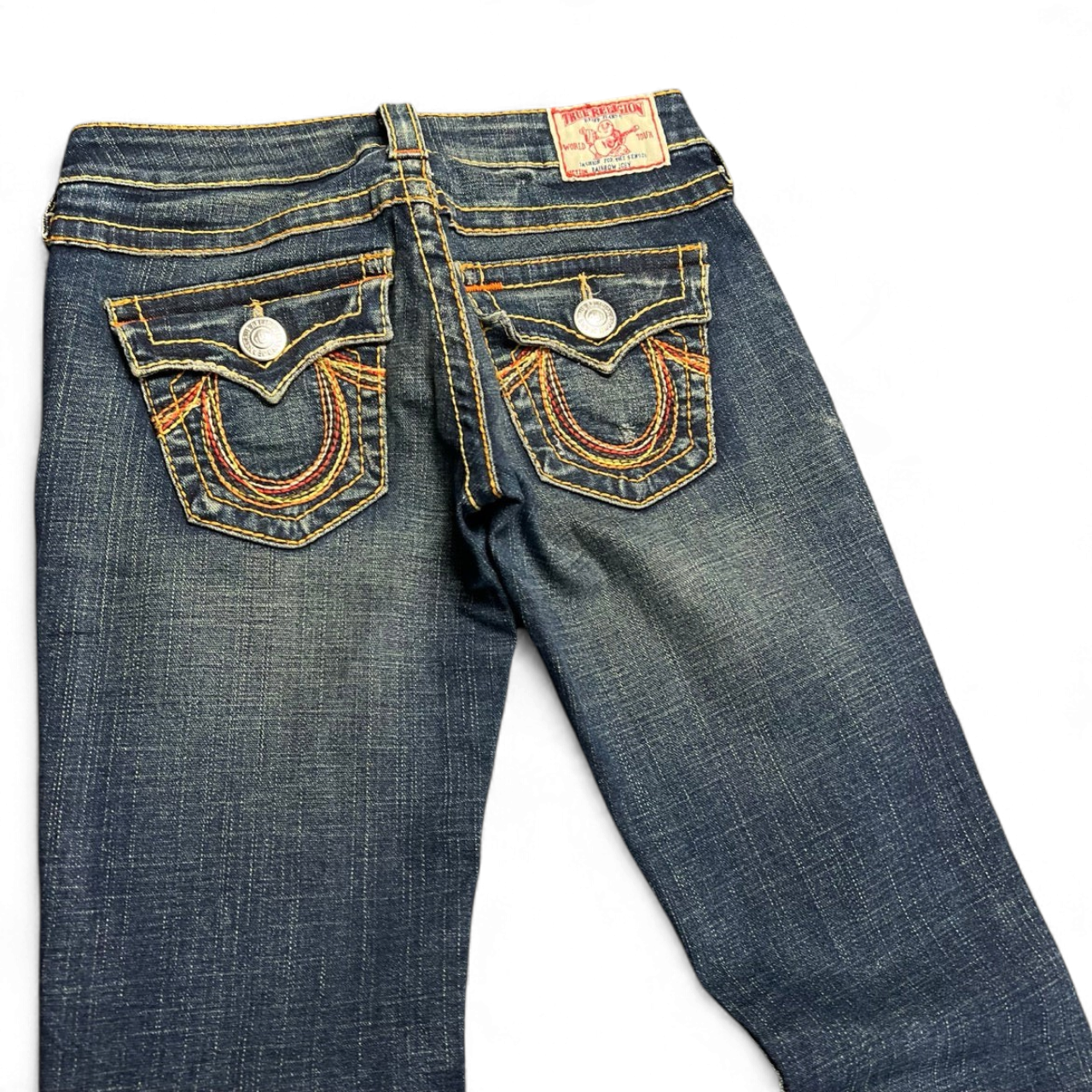 TWC Vintage True Religion Damen Joey Bootcut Jeans in Blau mit charakteristischen bunten Rainbow-Nähten an den Taschen