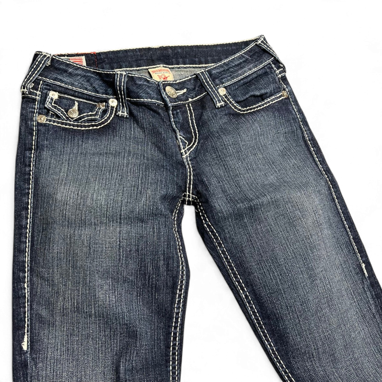 TWC Vintage True Religion Becky Bootcut Jeans in dunkelblauem Denim mit markanten hellen Kontrastnähten