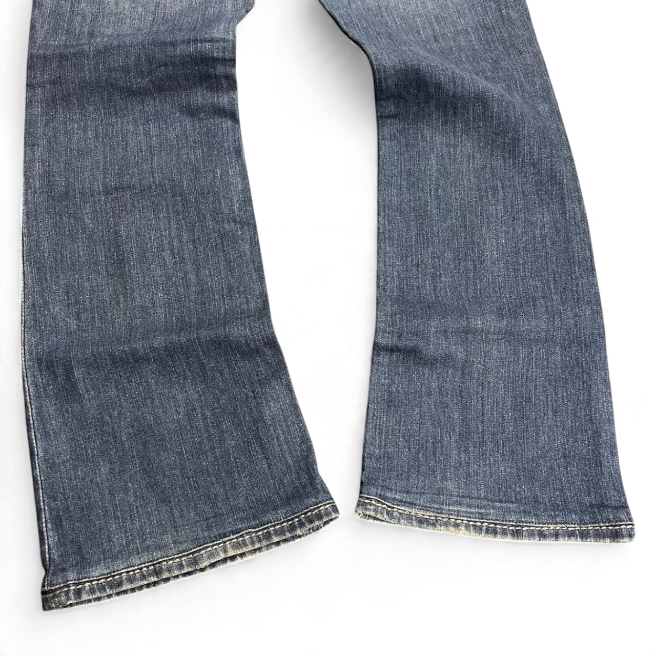 TWC Vintage Damen True Religion Bootcut Jeans in Dunkelblau mit sichtbaren Nähten am Saum