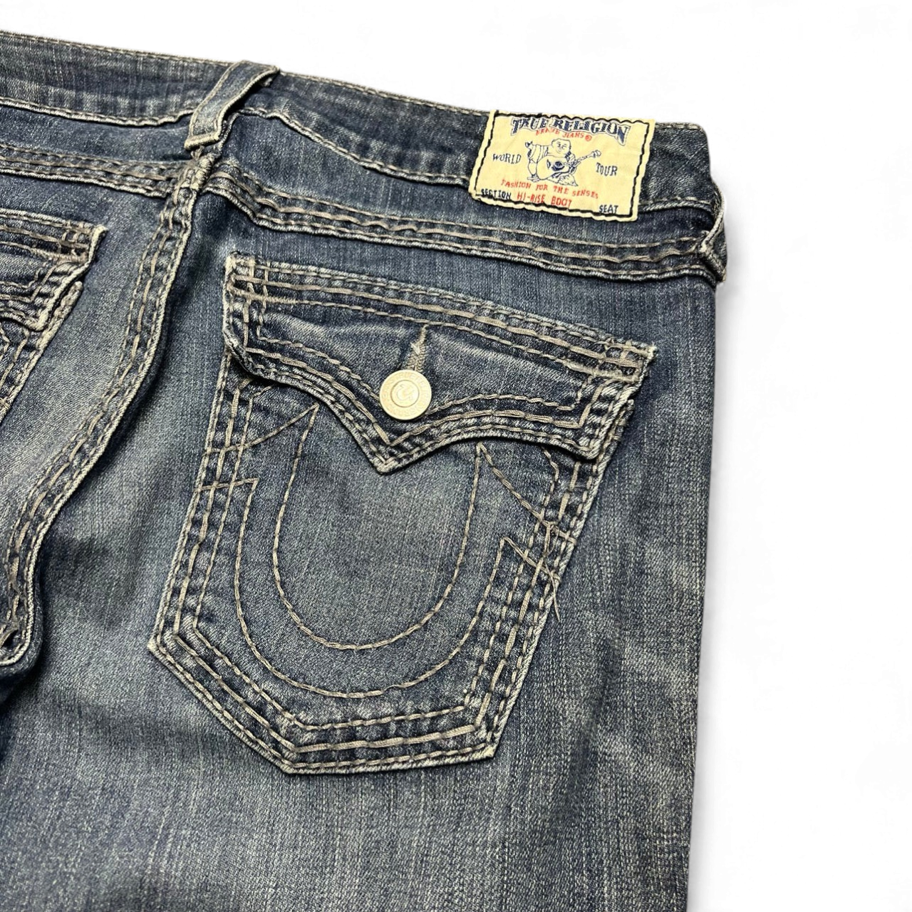 TWC Vintage True Religion Damen Hi-Rise Bootcut Jeans in verwaschenem Blau mit charakteristischen Gesäßtaschen