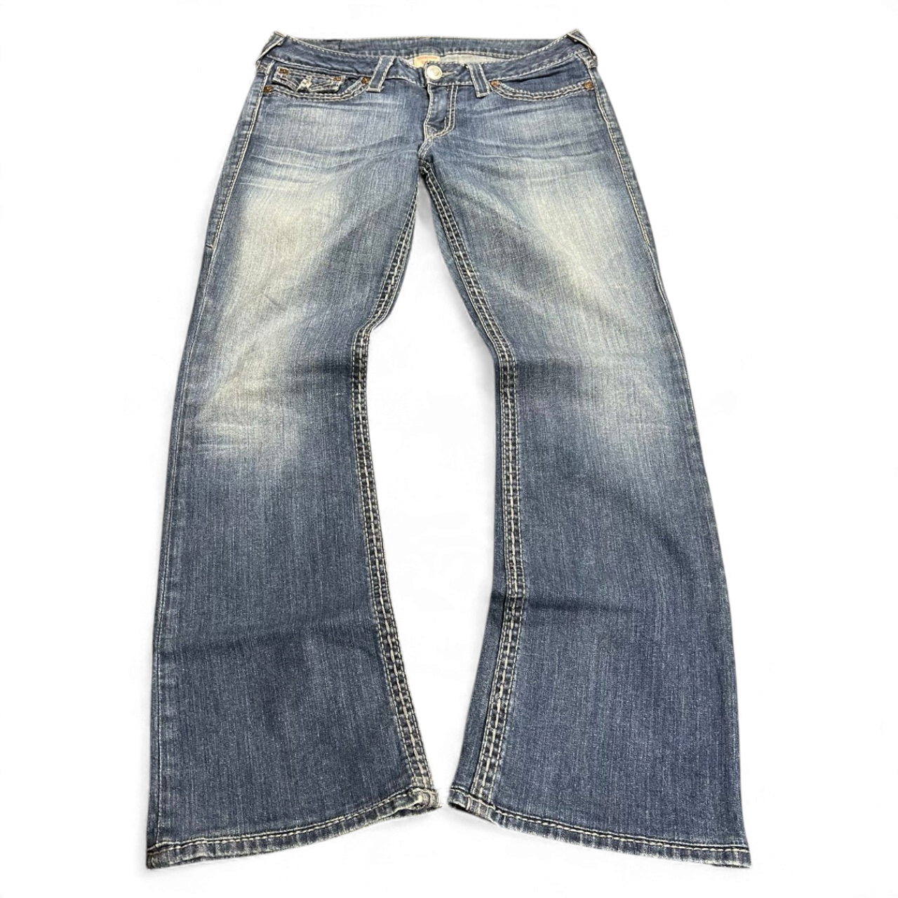 TWC Vintage Damen True Religion Bootcut-Jeans in verwaschenem Blau mit markanten Kontrastnähten und hohem Bund