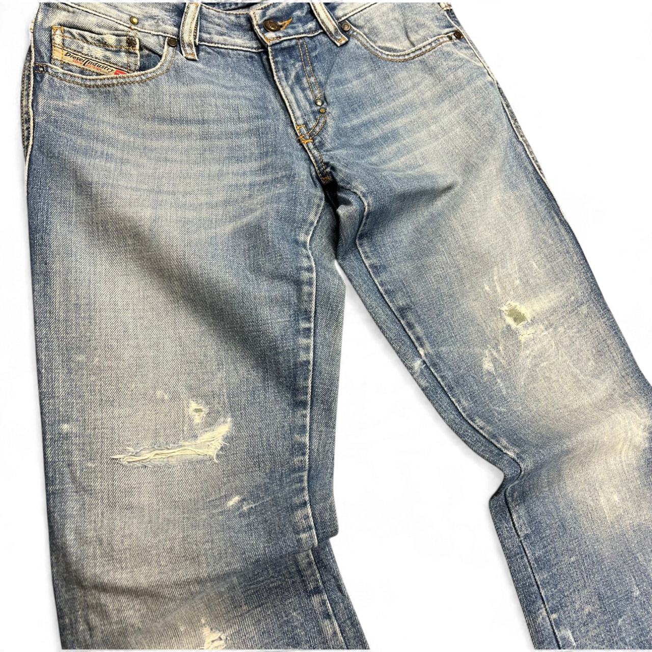 TWC Vintage Damen Diesel Lhela Straight Jeans in hellblauem Denim mit Distressed-Details und Used-Optik