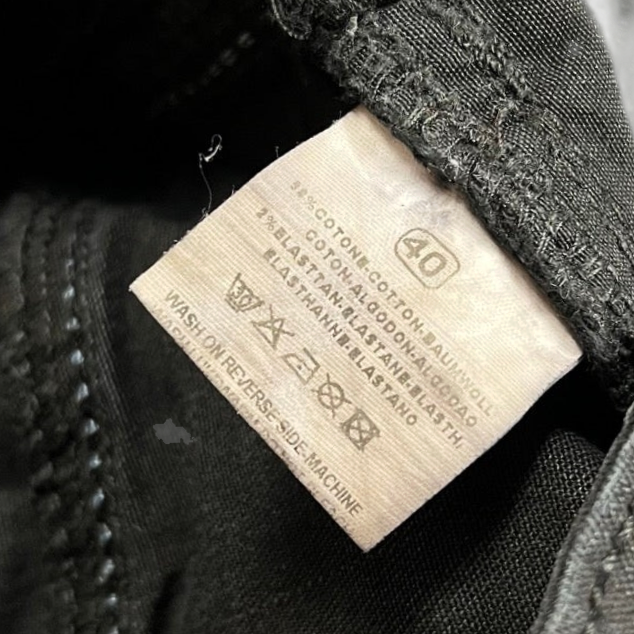 TWC Vintage Anastasia Damen Y2K Jeans mit Pflegeetikett und Größenangabe 40 in Schwarz