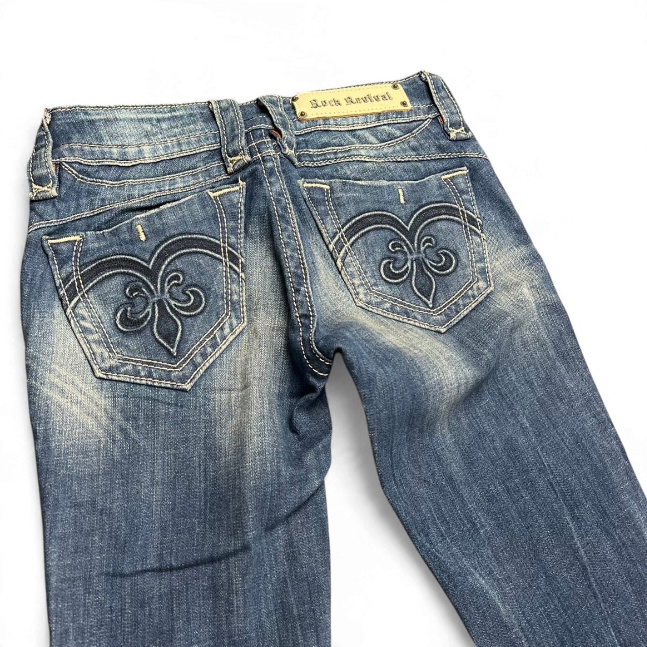 TWC Vintage Damen Rock Revival Bootcut Jeans in Blau mit aufwendigen Stickereien auf den Gesäßtaschen