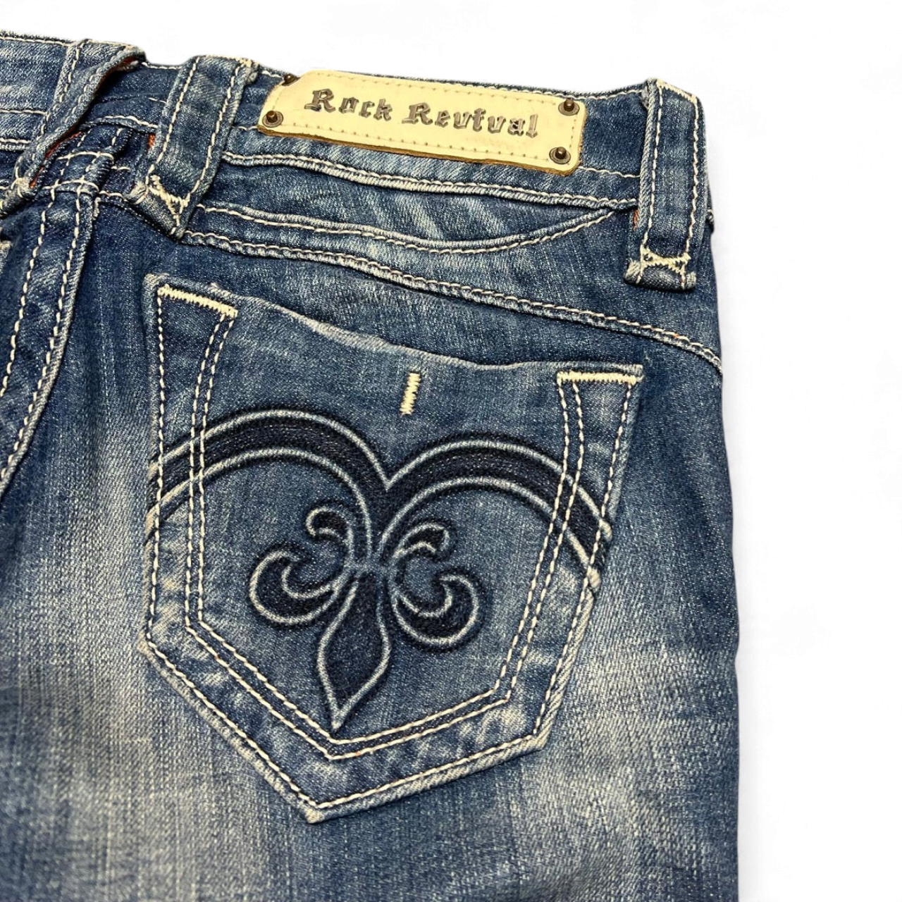 TWC Vintage Damen Rock Revival Bootcut Jeans in Blau mit aufwendiger Stickerei auf der Gesäßtasche und Lederlabel