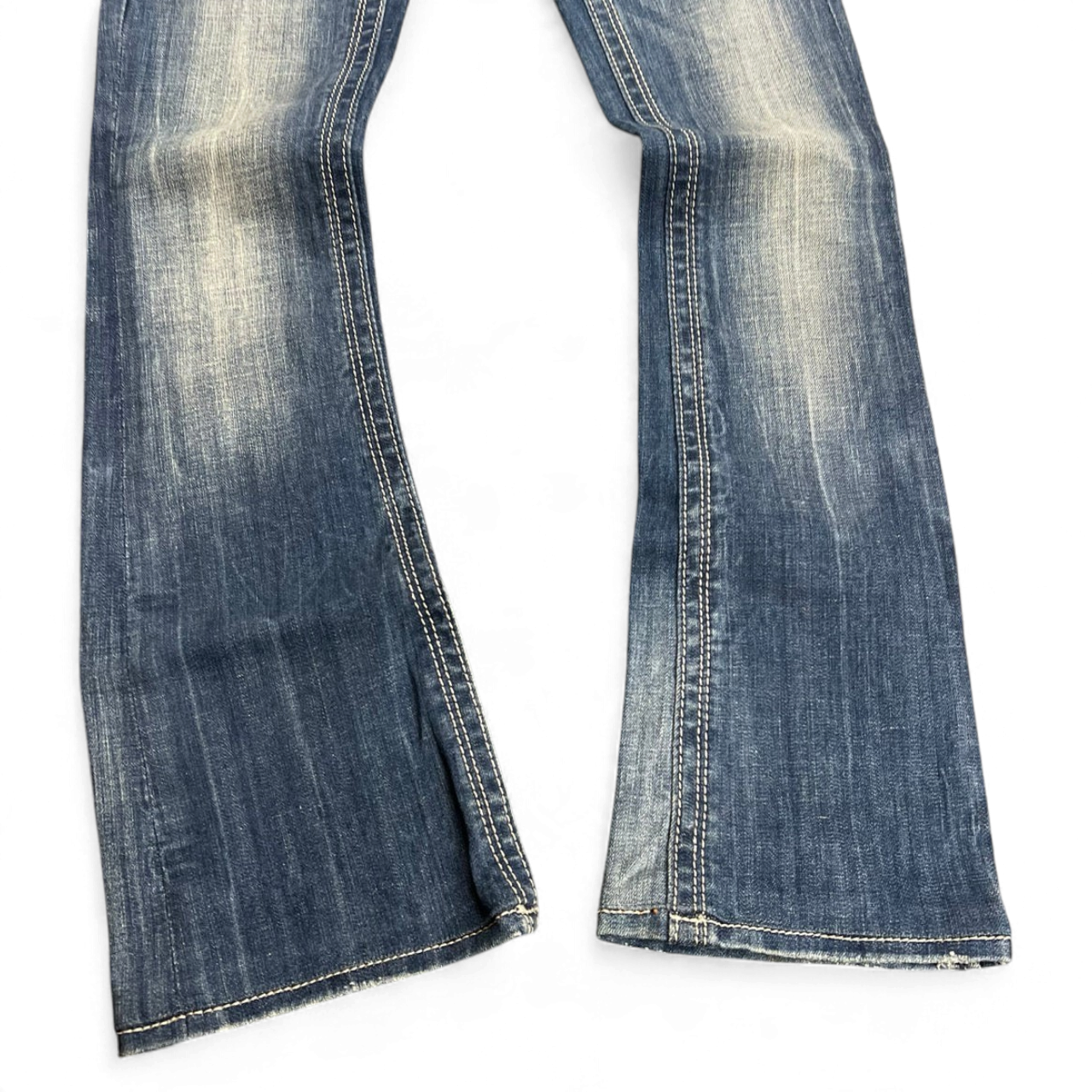 TWC Vintage Damen Rock Revival Bootcut Jeans in Blau mit heller Waschung und markanten Ziernähten