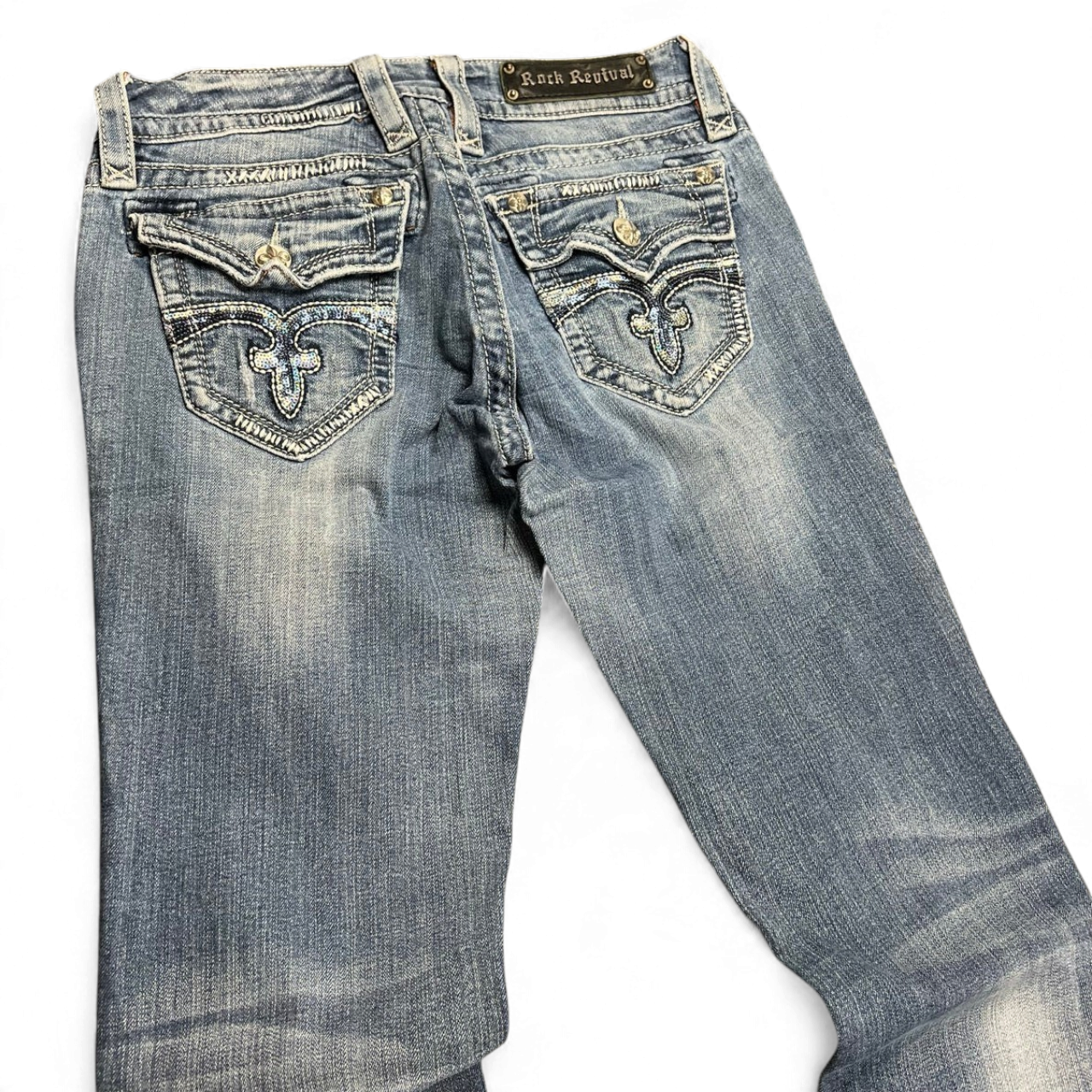 TWC Vintage Damen Rock Revival Bootcut Jeans in verwaschenem Blau mit verzierten Gesäßtaschen und Stickereien