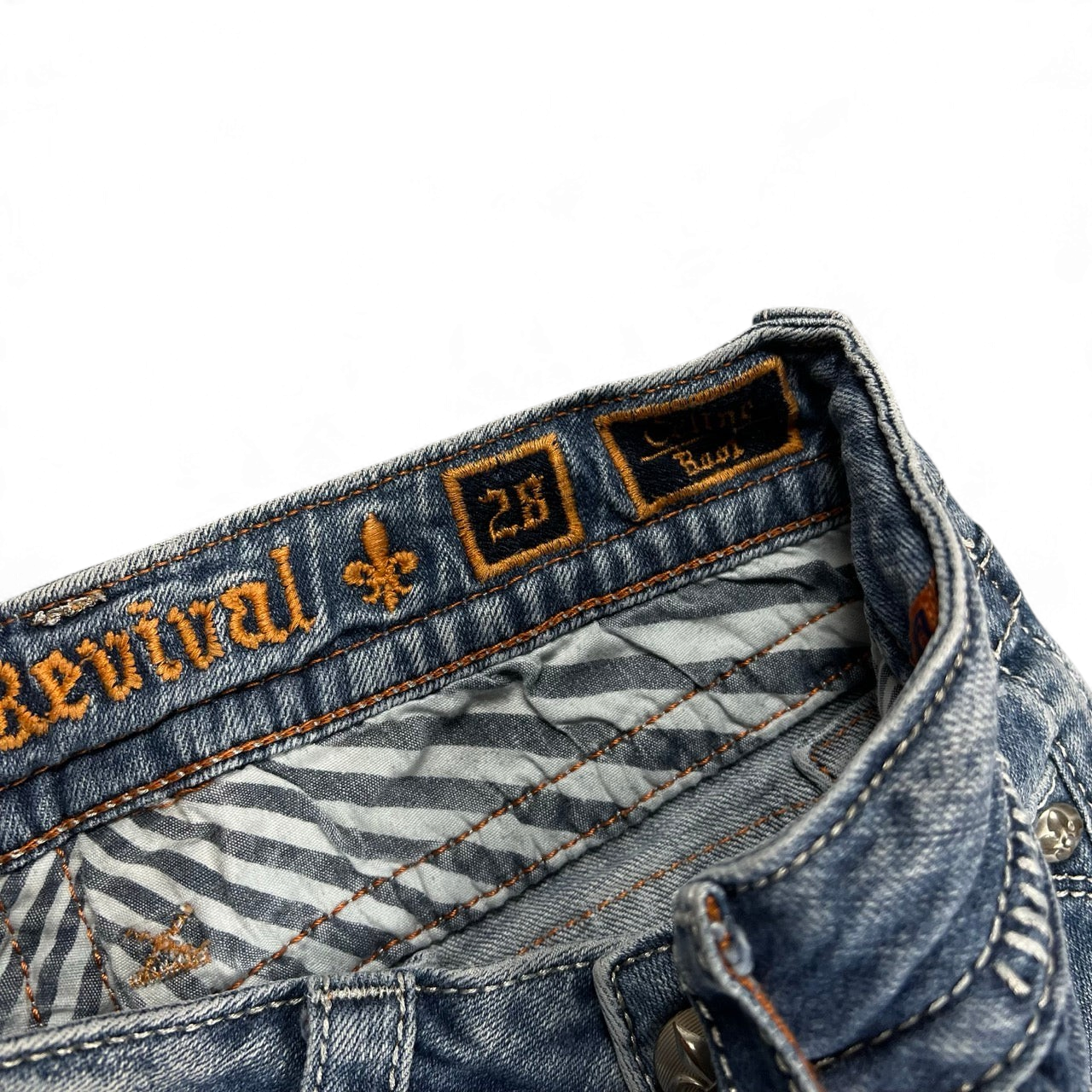 TWC Vintage Rock Revival Bootcut Jeans mit blauer Waschung und gestickten Details am Innenbund