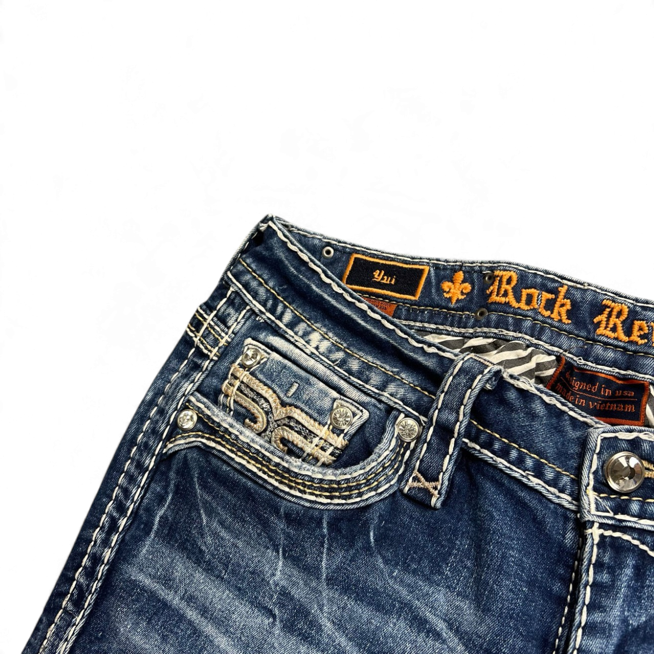 TWC Vintage Damen Rock Revival Bootcut Jeans in Dunkelblau mit auffälligen Ziernähten und Logo-Details