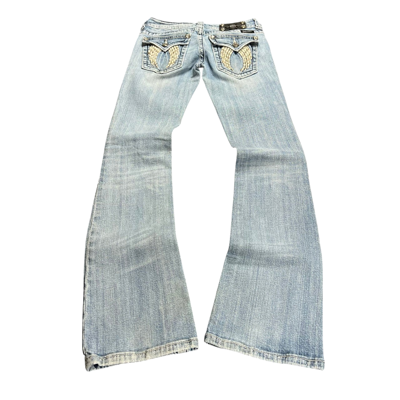 TWC Vintage Miss Me Bootcut Jeans in hellblauem Denim mit verzierten Gesäßtaschen und Flügel-Stickerei