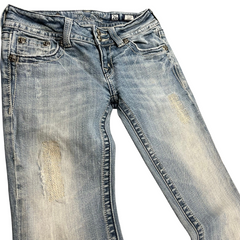 TWC Vintage Miss Me Damen Bootcut-Jeans in verwaschenem Blau mit Used-Look-Details und Ziernieten