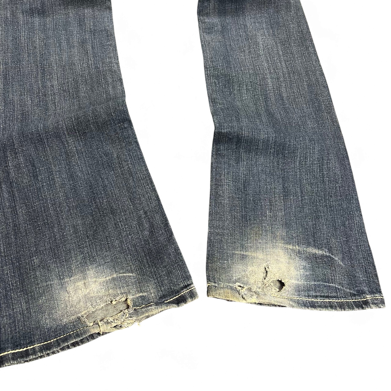 TWC Vintage Damen Miss Me Bootcut Jeans in verwaschenem Blau mit Distressed-Details am Saum