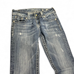 TWC Vintage Damen Miss Me Bootcut Jeans in verwaschenem Blau mit Distressed-Details und Ziersteinen