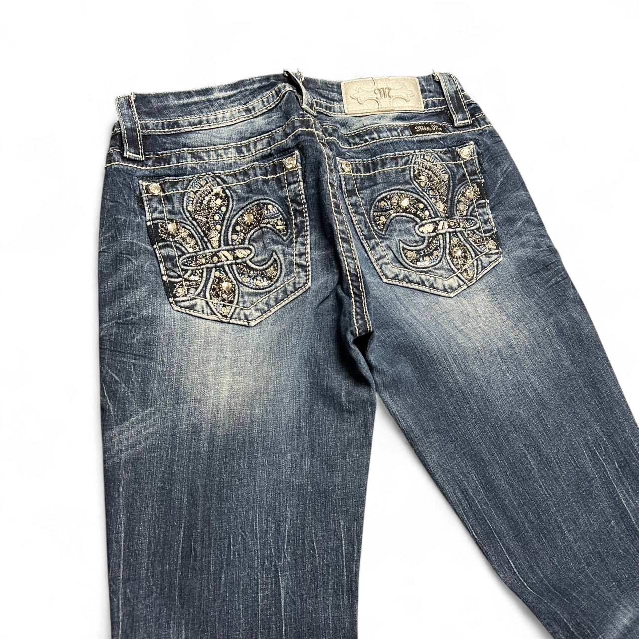 TWC Vintage Damen Miss Me Bootcut Jeans in Blau mit aufwendig verzierten Gesäßtaschen und Strasssteinen