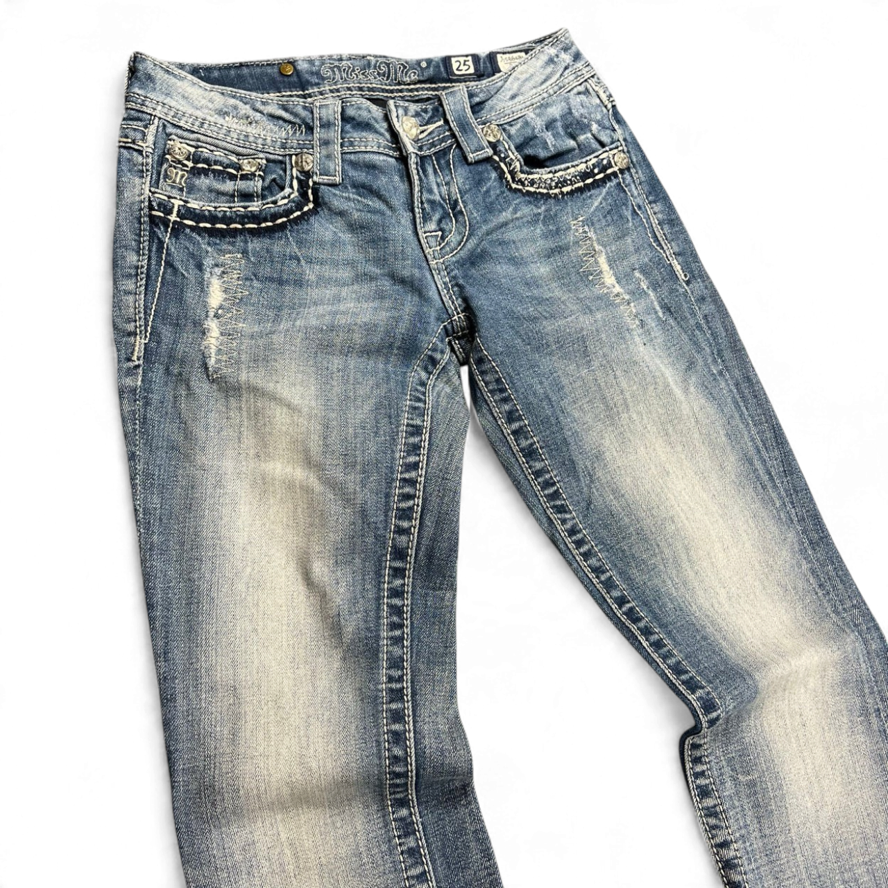 TWC Vintage Miss Me Bootcut Jeans in blau mit Used-Look, Ziernähten und Strasssteinen an den Taschen