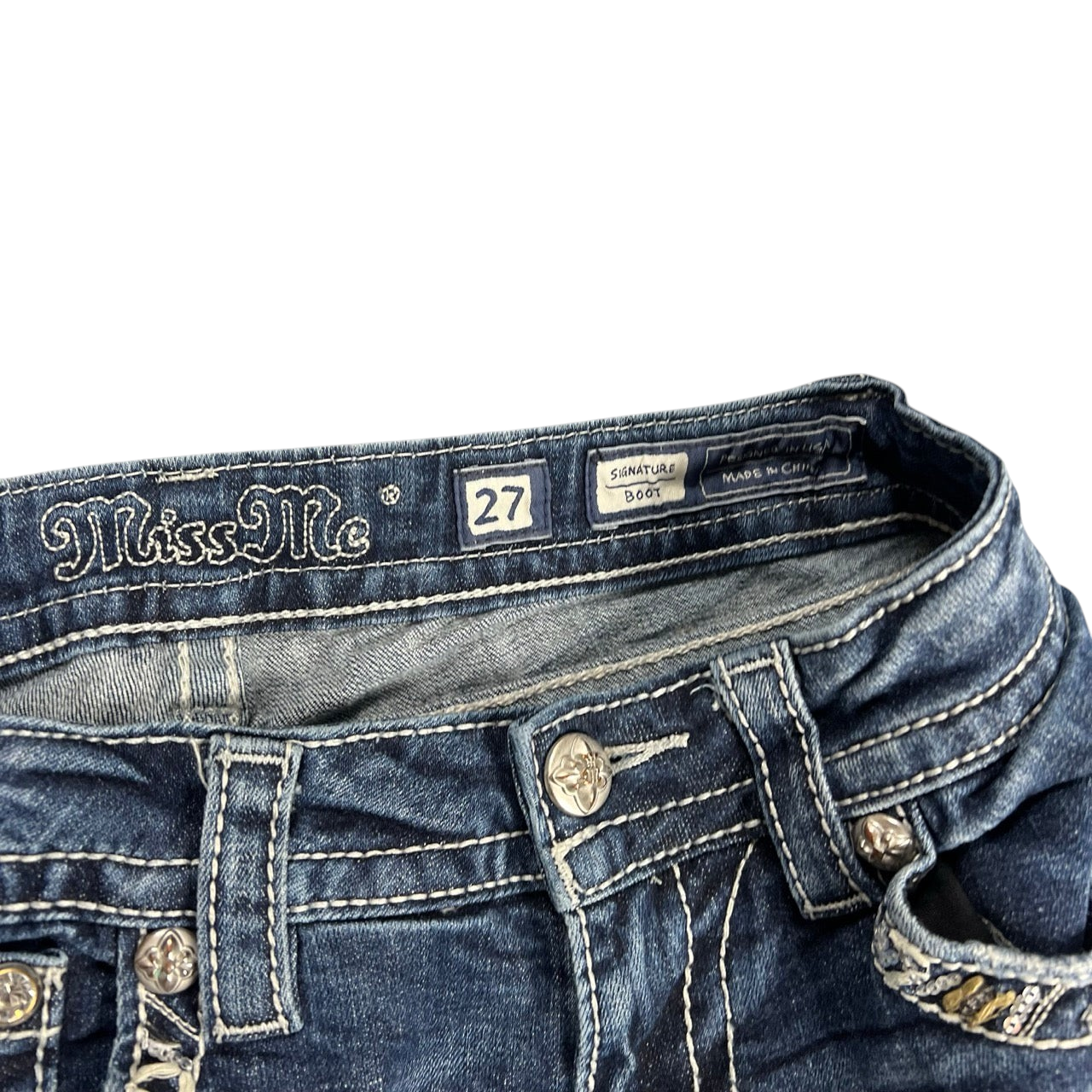 TWC Vintage Miss Me Bootcut Jeans in Blau mit Ziernähten und Logo-Label am Bund