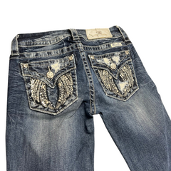 TWC Vintage Miss Me Damen Bootcut Jeans in Blau mit aufwendig verzierten Gesäßtaschen und Strass-Details