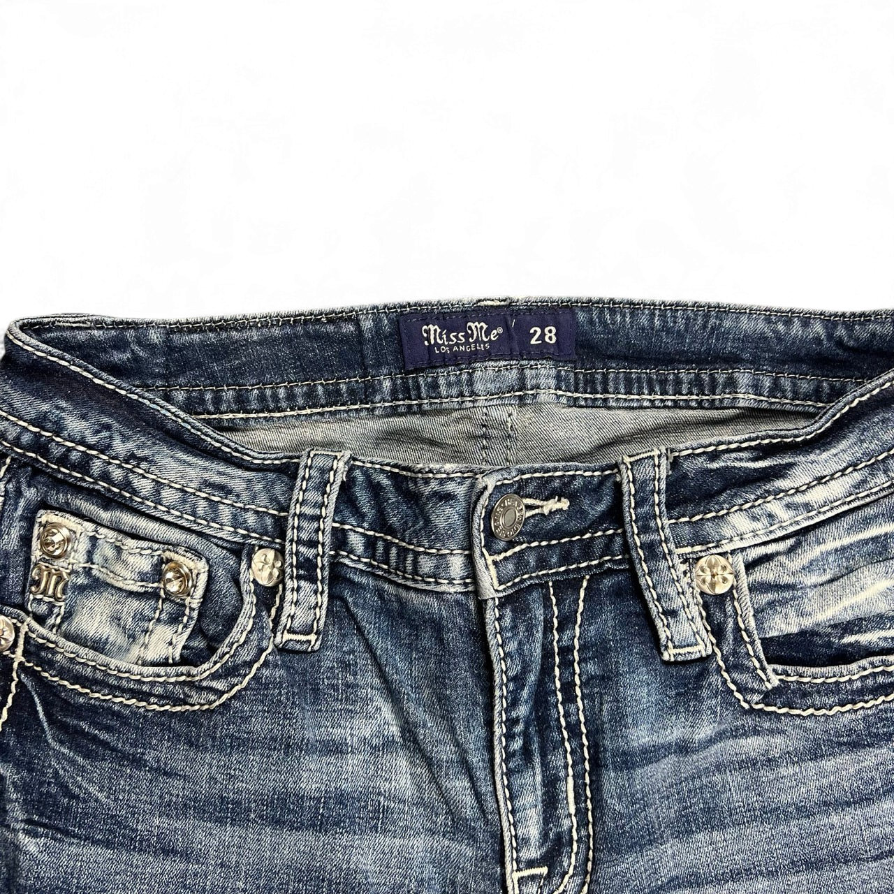 TWC Vintage Miss Me Damen Bootcut Jeans in verwaschenem Blau mit Ziernähten und Strass-Details am Bund