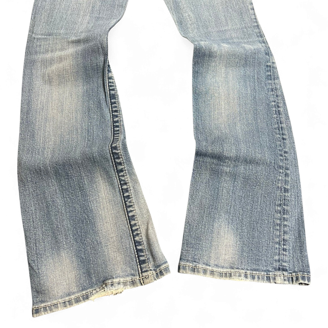 TWC Vintage Damen Miss Me Bootcut Jeans in verwaschenem Blau mit ausgestelltem Bein und Used-Look-Details