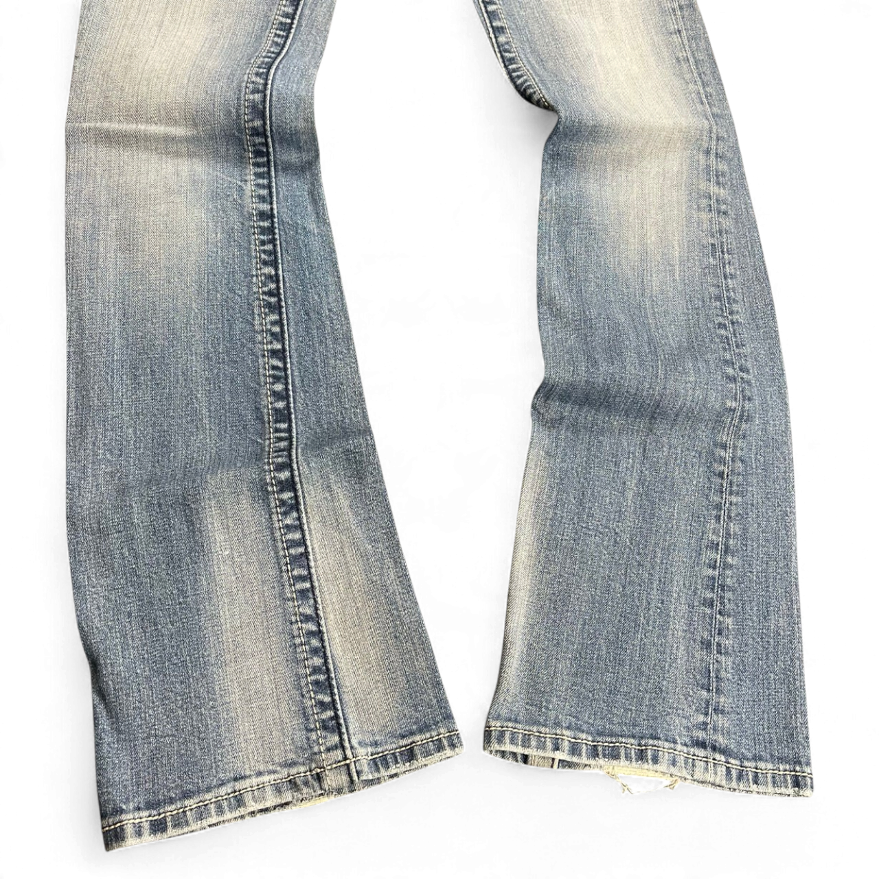 TWC Vintage Damen Miss Me Bootcut Jeans in verwaschenem Blau mit ausgestelltem Bein und Used-Optik