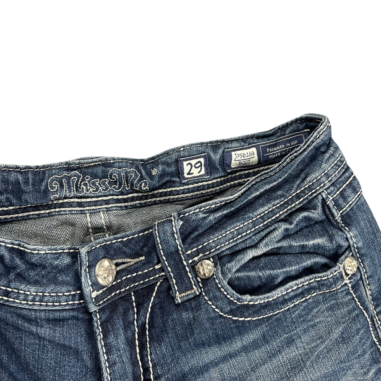 TWC Vintage Miss Me Damen Bootcut Jeans in Dunkelblau mit Ziernähten und verzierten Knöpfen