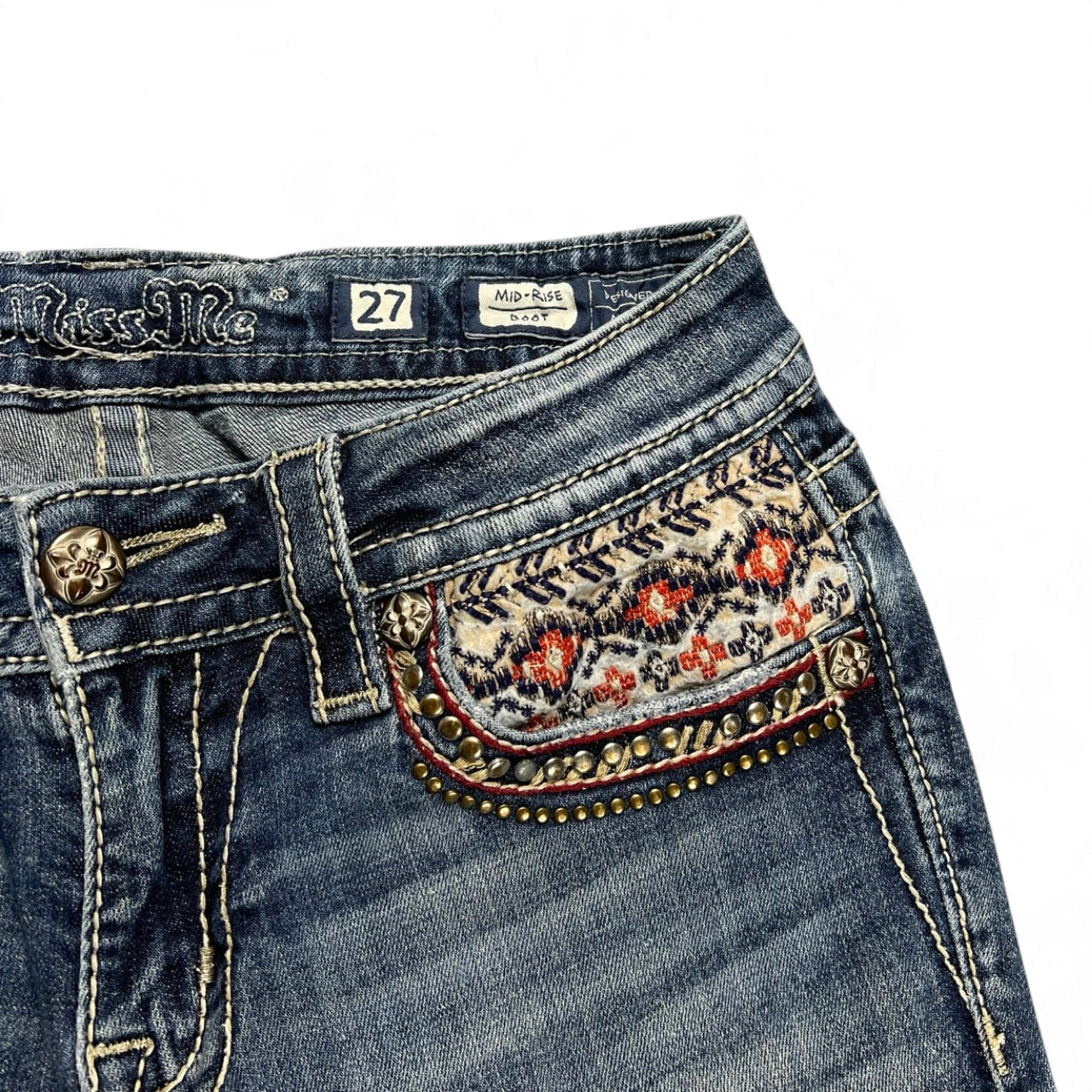 TWC Vintage Miss Me Bootcut Jeans mit bestickter Tasche und Nietenverzierung in Blau